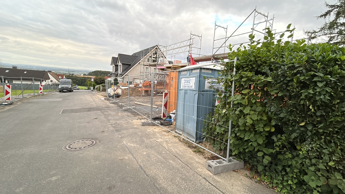 Private construction site fencing